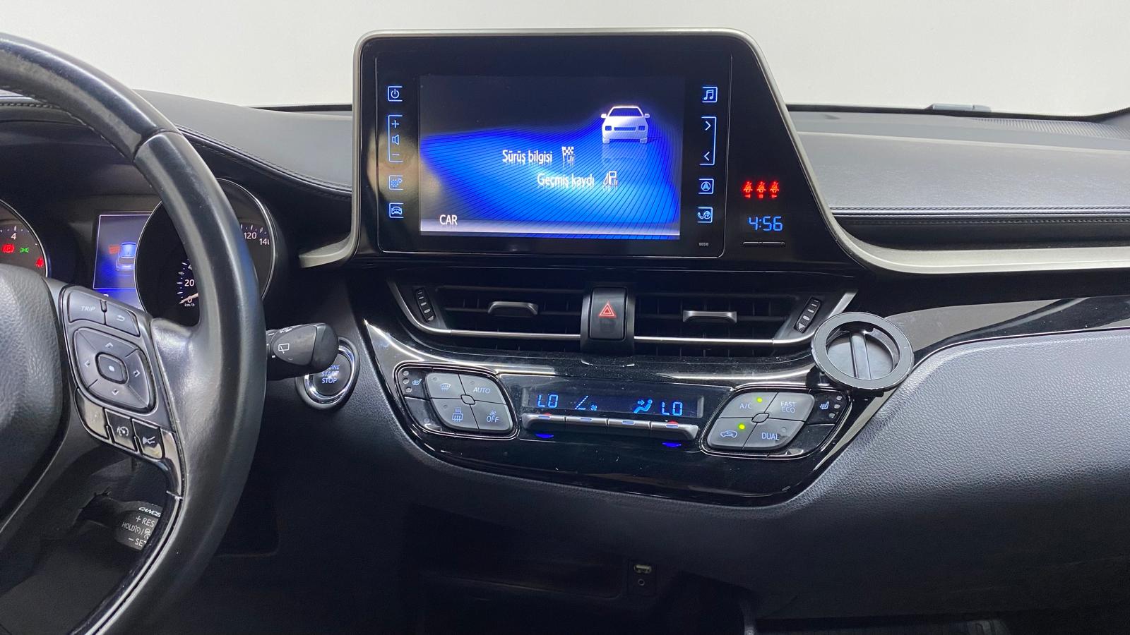 TOYOTA C-HR 11